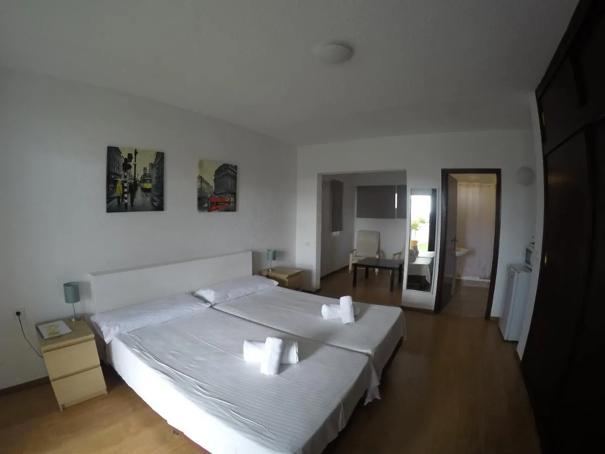 מלון אדחה Villa Las Flores
